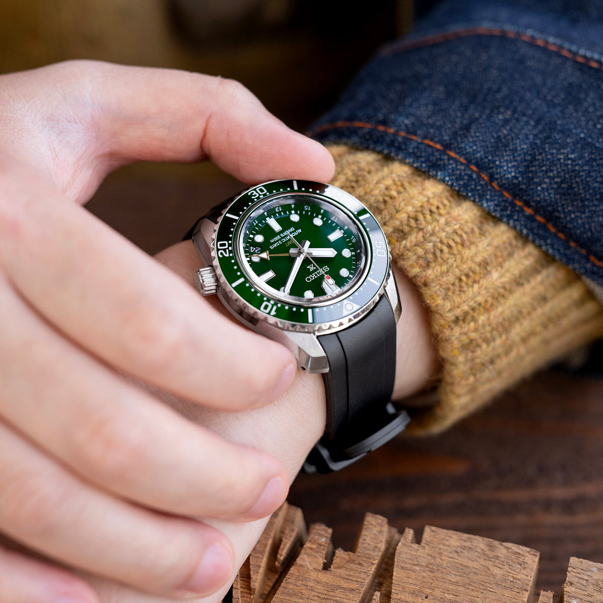 سوار ساعة كرافت بلو مطاطي أسود منحني 20 مم متوافق مع ساعات سيكو بيبي MM200 وميني تيرتل