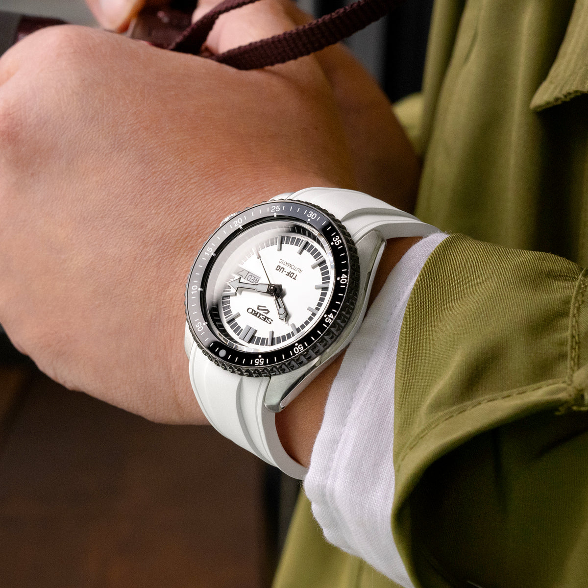 StrapXPro - Cinturino in gomma SX1A per Nuovo Seiko 5 Sport 5KX/GMT, Bianco