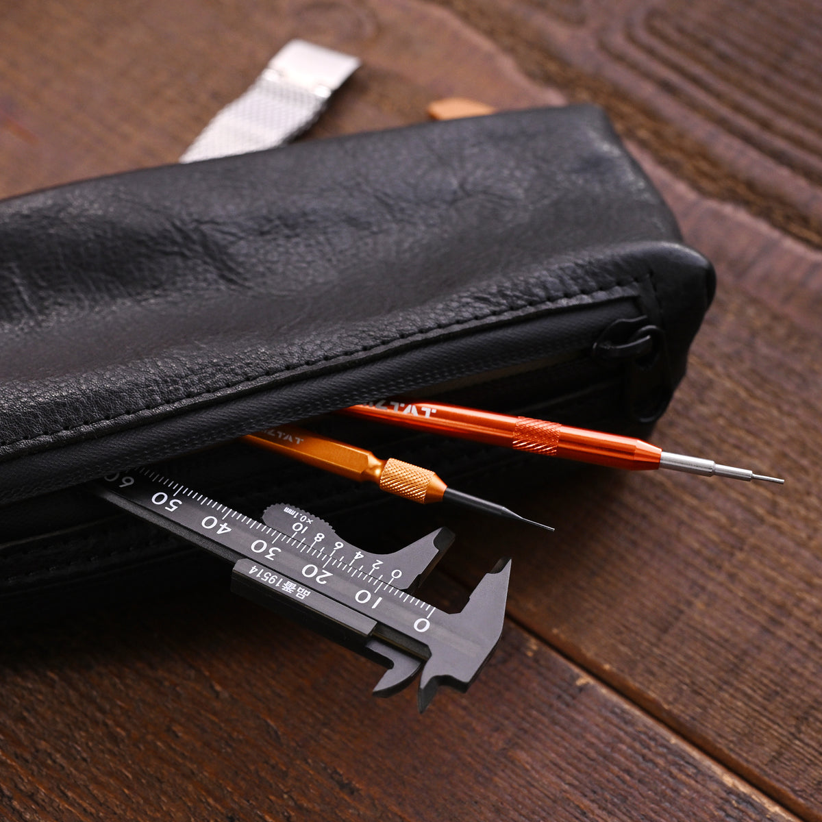 Astuccio da viaggio in pelle per orologi con cerniera e scomparti portaoggetti
