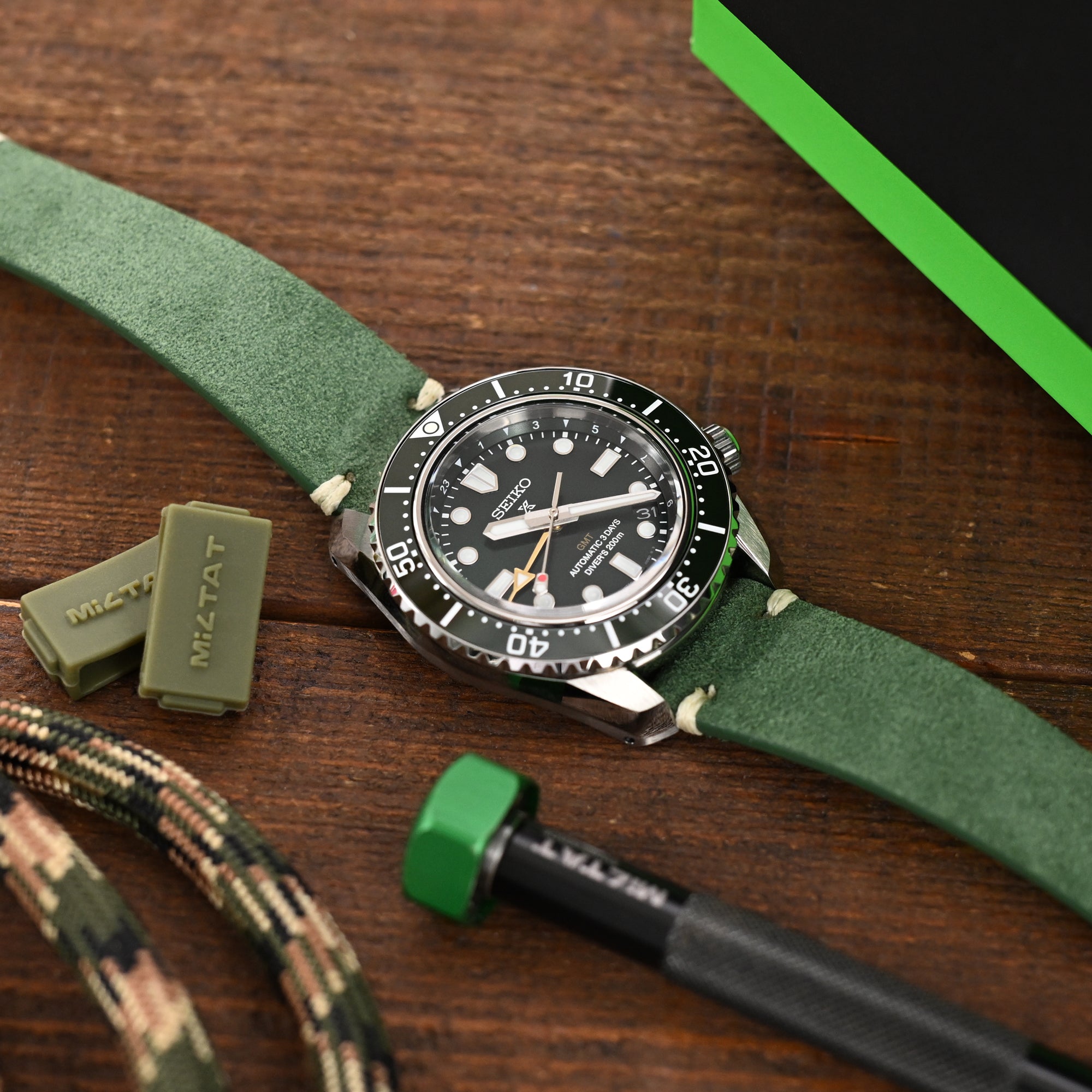 20mm or 22mm MiLTAT Green Genuine Leather One-piece Suede Quick Release Watch Strap V-Clasp Strapcode Watch Bands