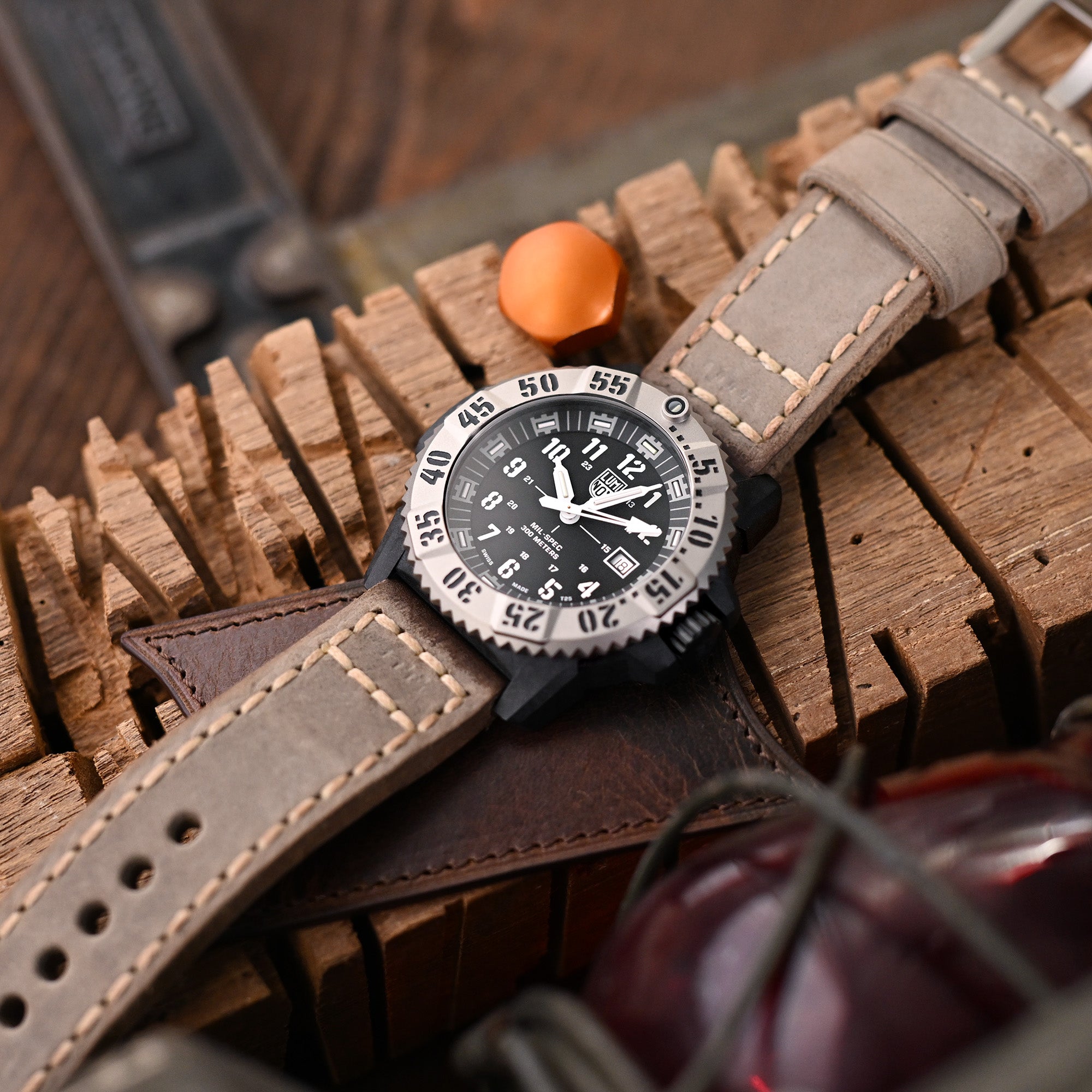 24mm MiLTAT Handmade Vintage Calf Leather Watch Band Hand Painted Grey Hand Stitches Strapcode Watch Bands