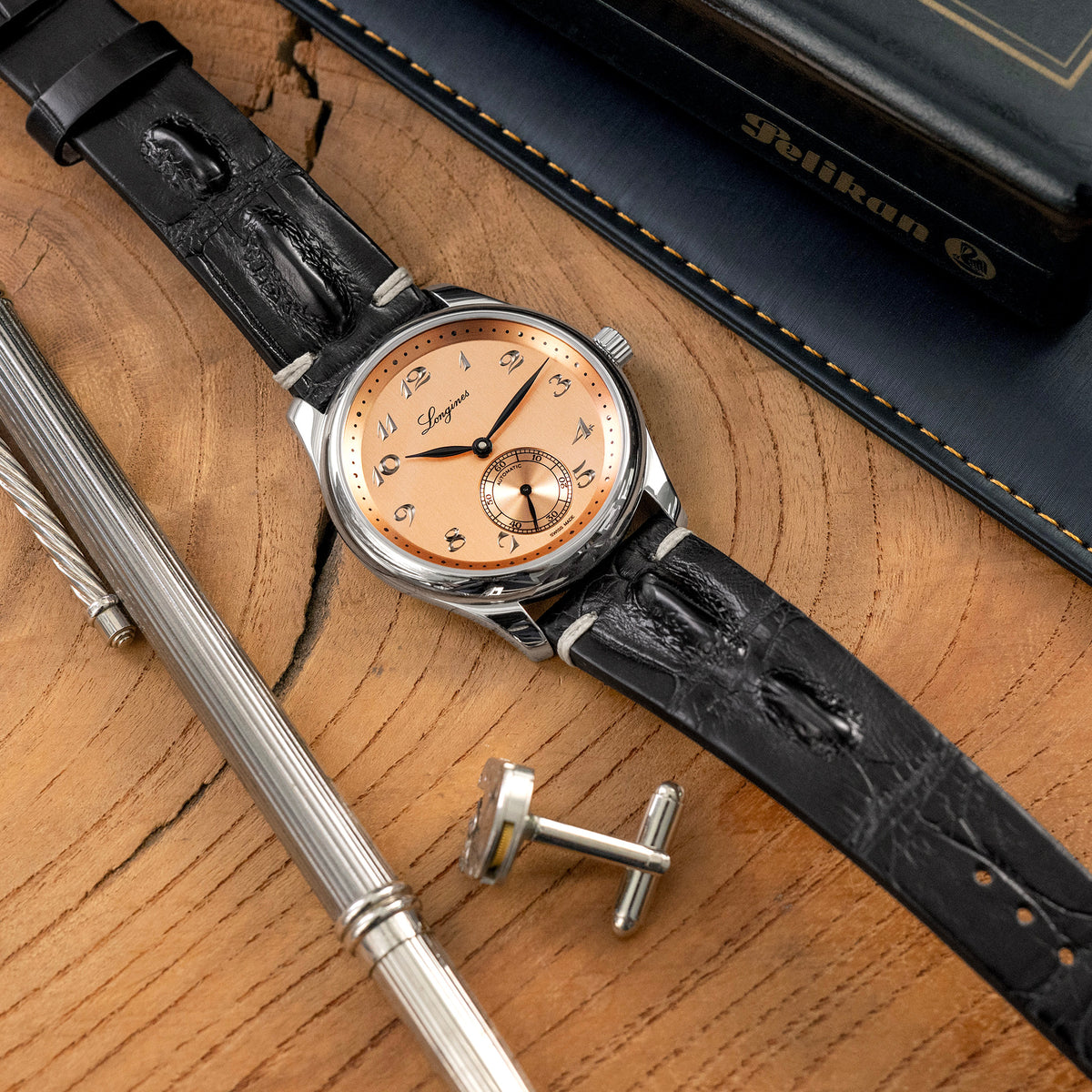 Cinturino orologio in alligatore Hornback nero fatto a mano in Italia, cuciture beige, fibbia P, 20mm o 22mm
