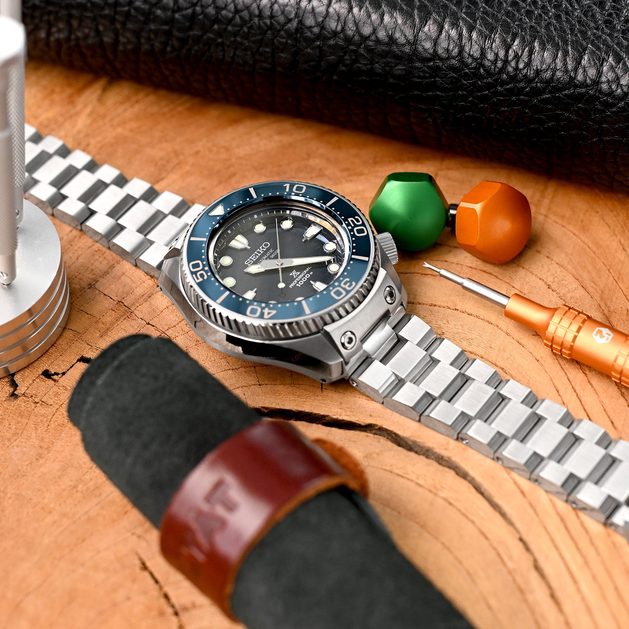 22mm Hexad Watch Band Straight Lug, 316L Stainless Steel Wetsuit Ratchet Buckle Brushed
