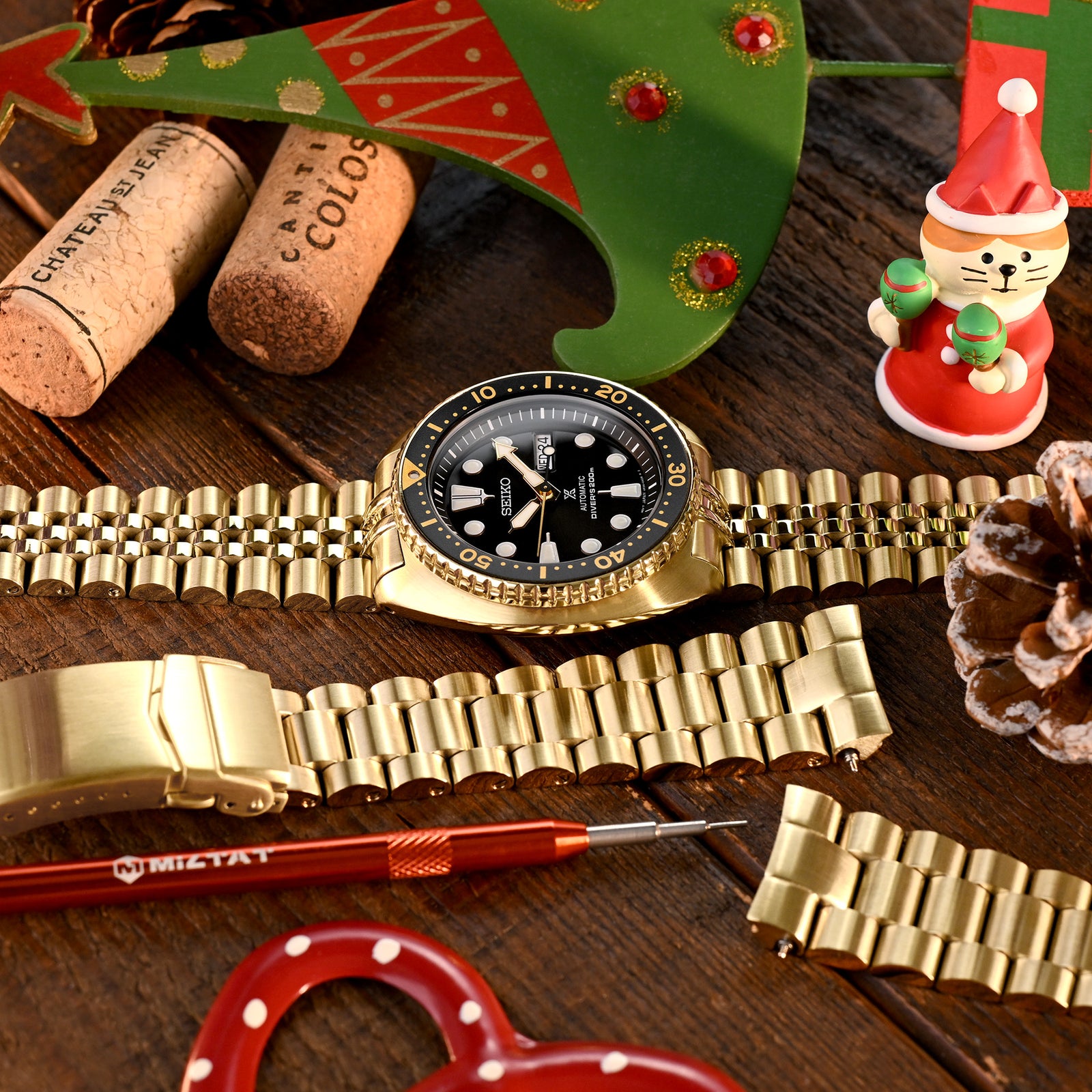 سوار ساعة 22 مم سوبر-J لويس JUB لساعات سيكو نيو تيرتلز SRP777 SRP775 SRPA21 (PADI)، ستانلس ستيل - طلاء ذهبي كامل، وصلات وسط لامعة، مشبك غطس V