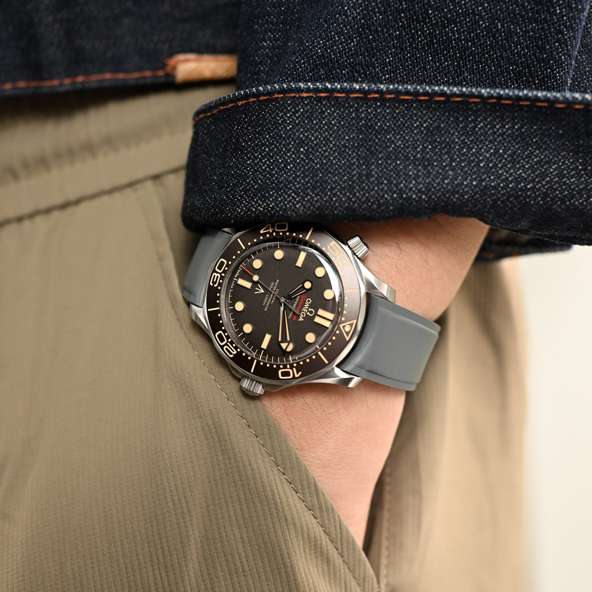 James Bond 007 - No Time To Die Omega Seamaster 300M CO?AXIAL 007 Edition Strapcode Watch Bands