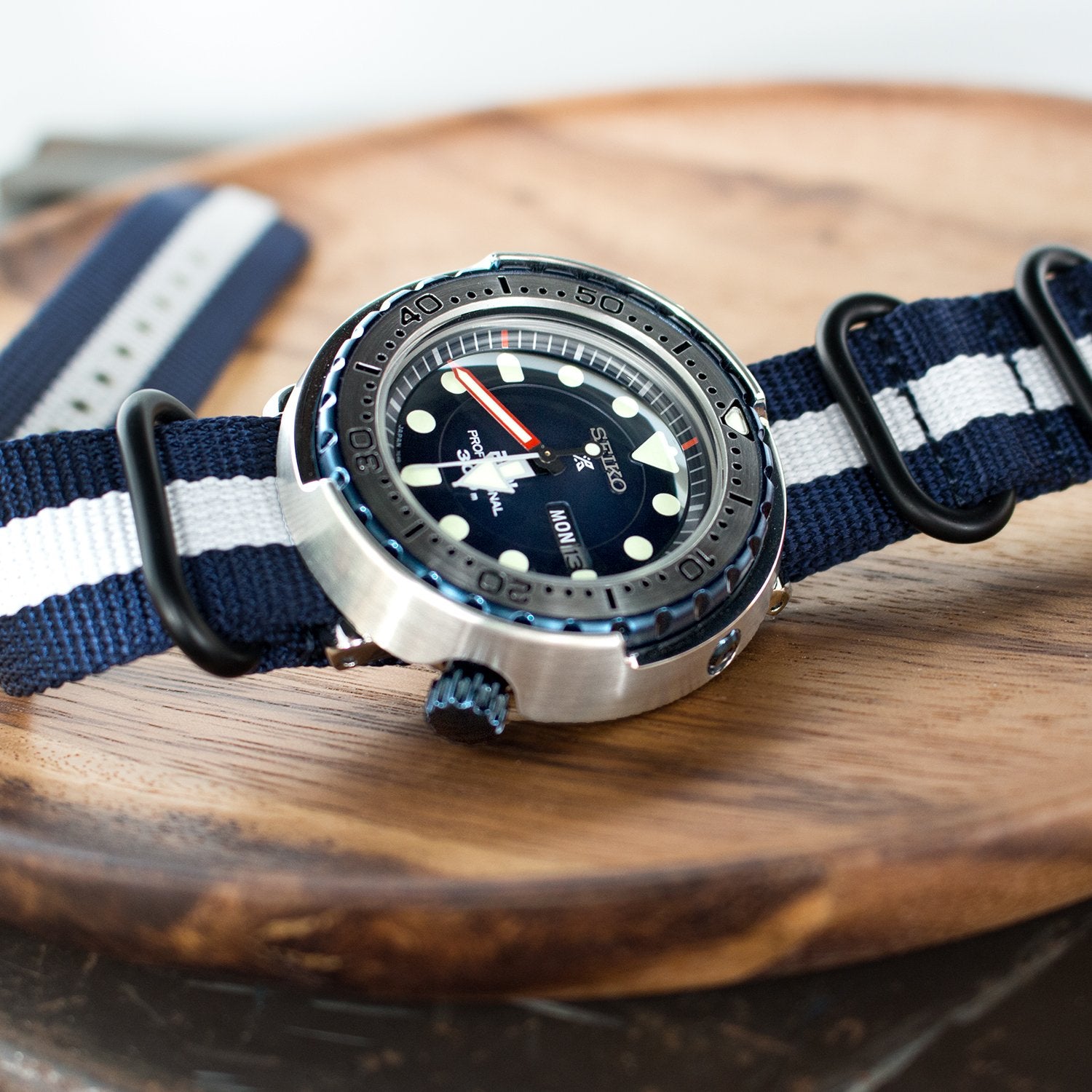 Seiko PADI Marinemaster Tuna Professional 300M Diver Quartz SBBN039 Limited 700 pcs Strapcode Watch Bands