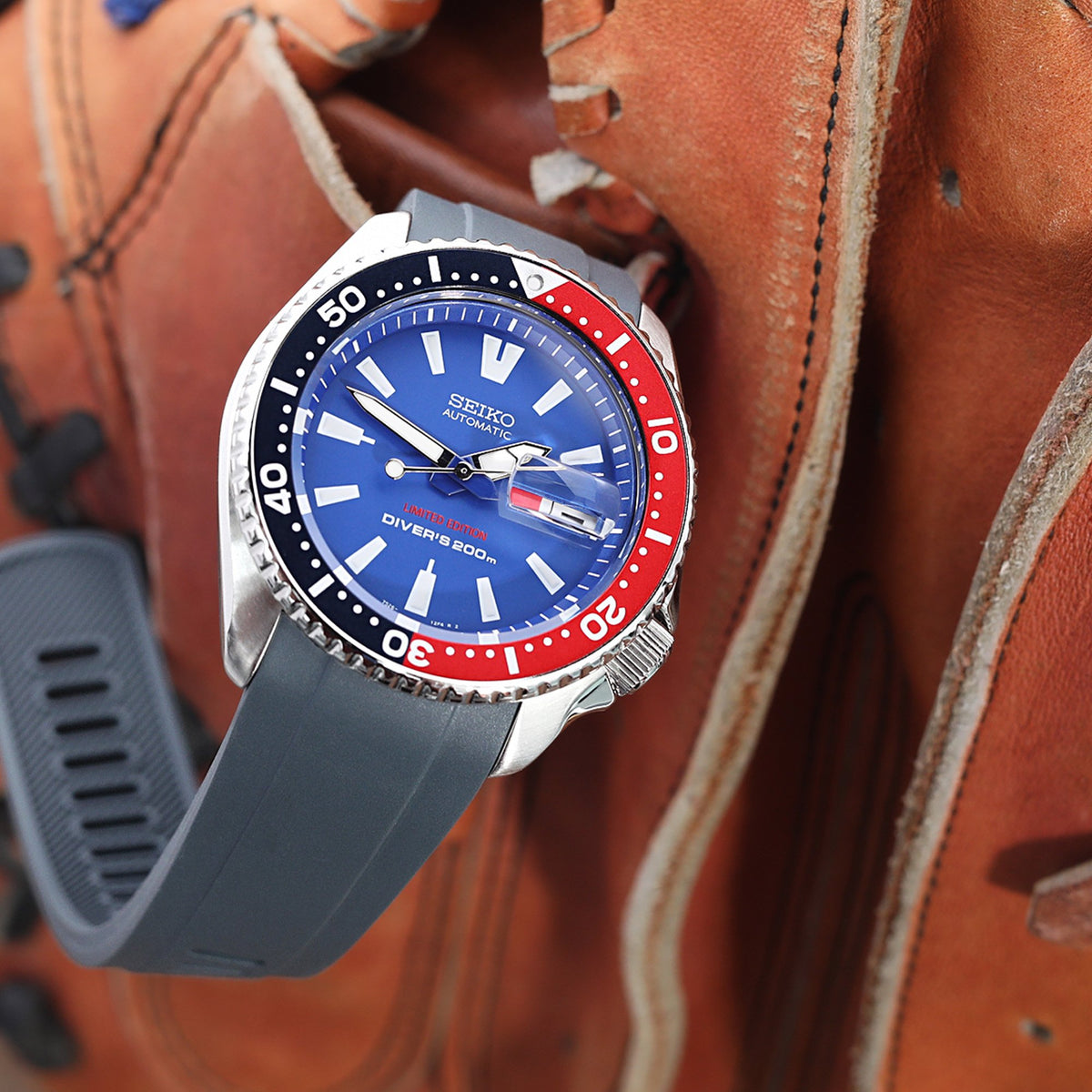 Seiko Automatic Diver&#39; 200m SKXA65K Limited Edition 2999 pcs Strapcode Watch Bands